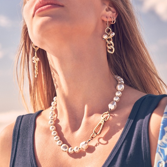 CAbi Jewelry - NWT CAbi Wisdom Necklace OS